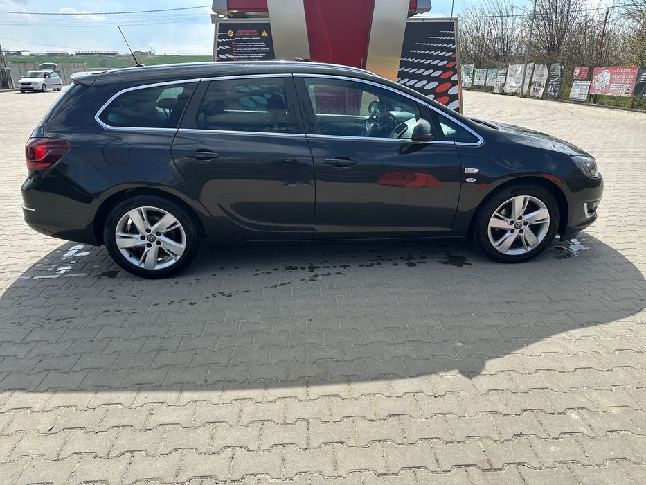 Vând Opel Astra J, sau schimb cu Moto