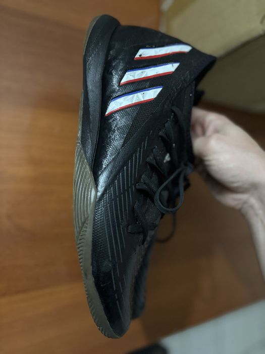 Продам футзалки адидас оригинал