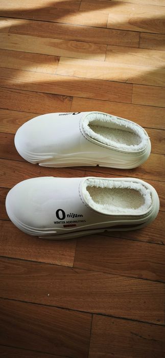 Домашни топли пантофи