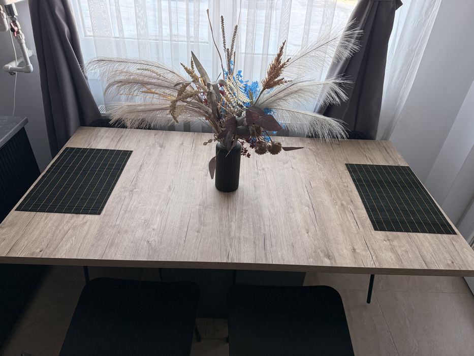 Masa living/bucatarie