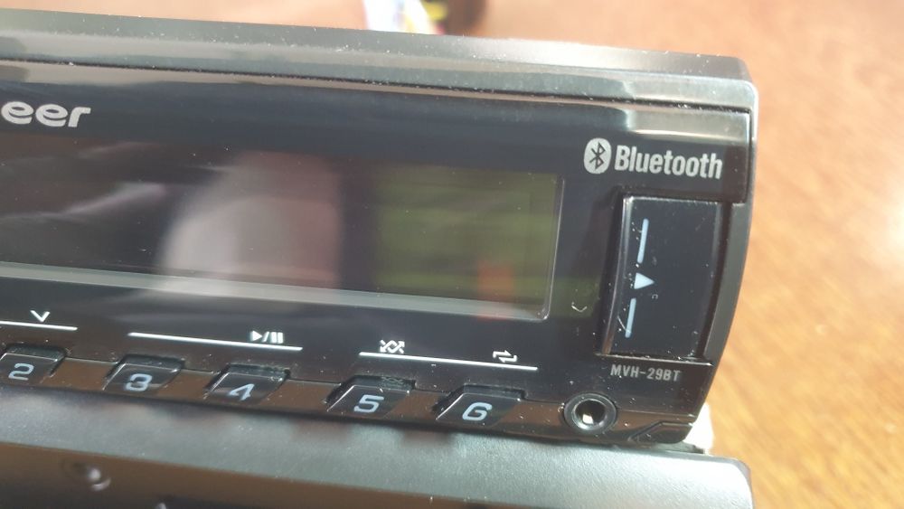 Авто плеър радио музика за кола Pioneer Пионер  USB AUX Bluetooth