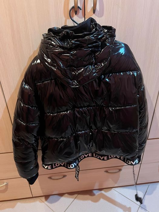 Дамско Зимно лачено черно яке