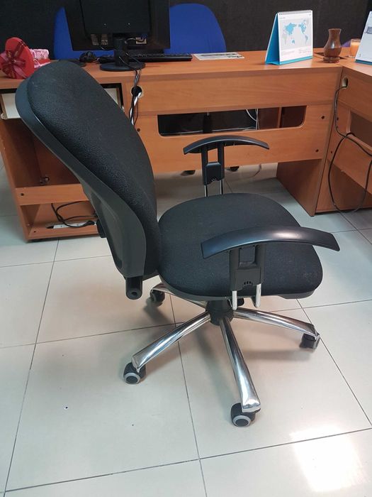 Офис стол. В изключително добро състояние.