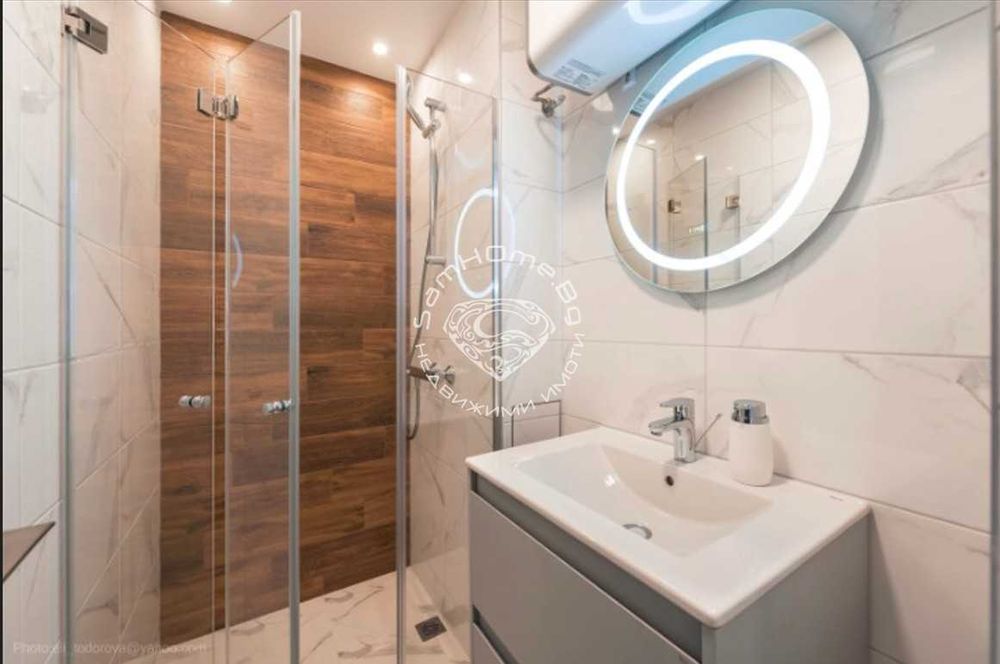 Продава се Четиристаен апартамент в Варна, Цветен квартал - 82 кв.м за 1903 €/кв.м - Снимка #9