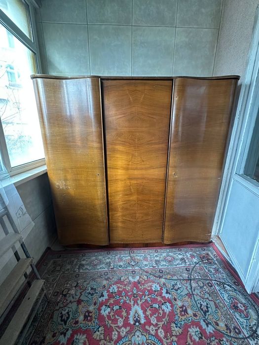 Продам диван шкаф тумбочка стенка для посудыдля одежды в нормальном со