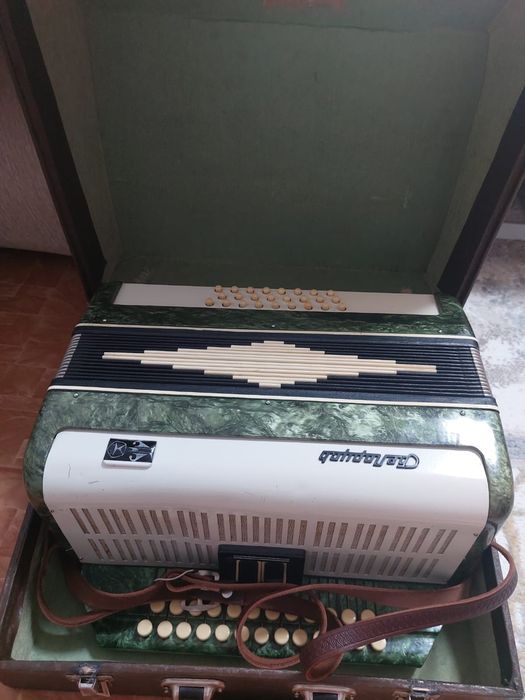 Продам гармонь Беларусь.