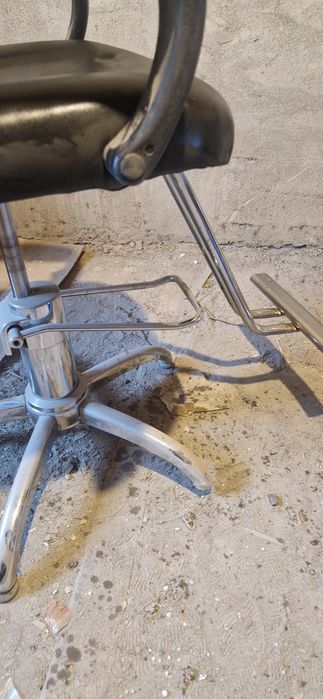 Стул парикмахерской