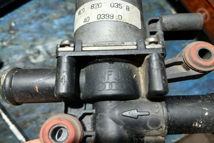 Pompa auxiliara webasto 8E0820036 8E0820035B 8E0820036 8E0820035B Aud