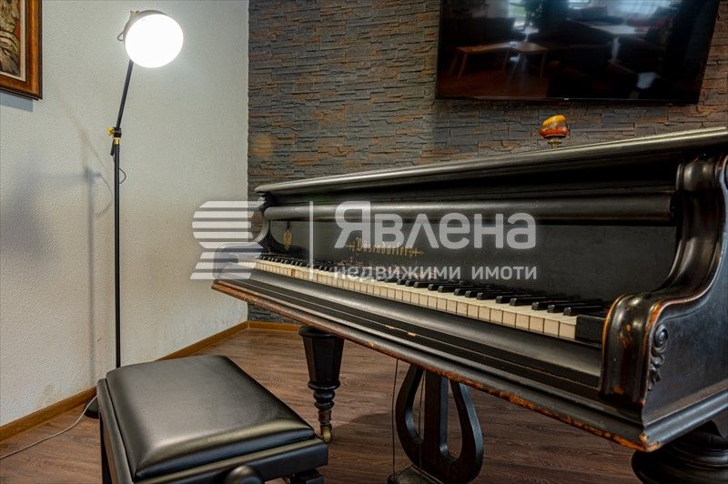Продава се Магазин в Априлци - 2500 кв.м за 700 €/кв.м - Снимка #7