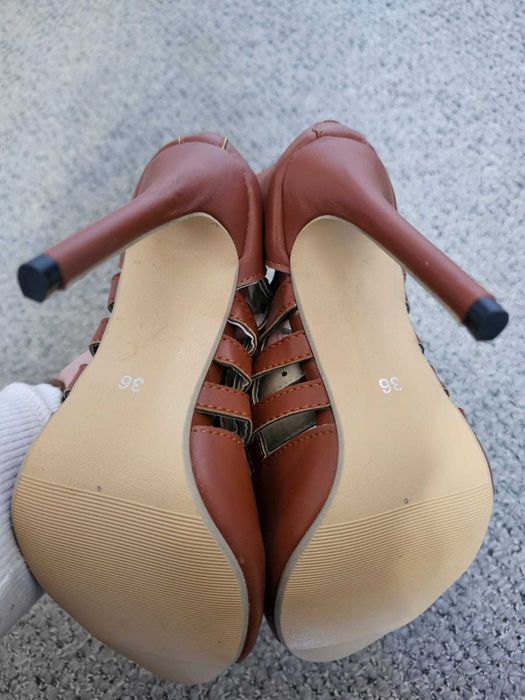 Pantofi elegnati NOU