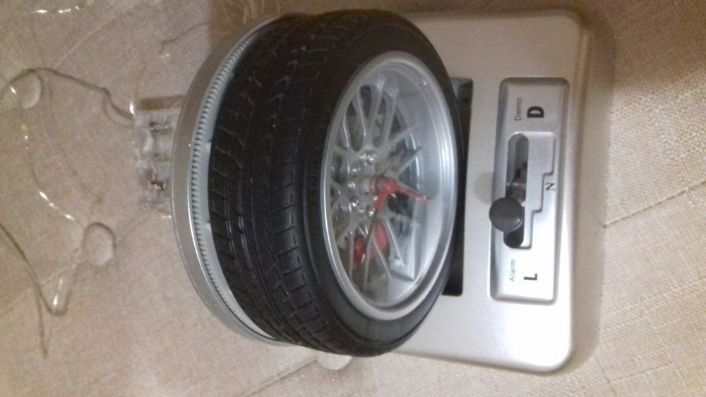 Ceas cu alarma în stare excelenta