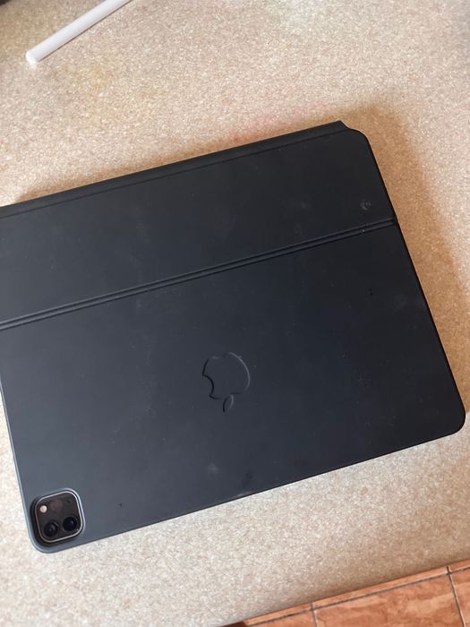 iPad Pro + Magic Keyboard (русский)+Apple Pencil