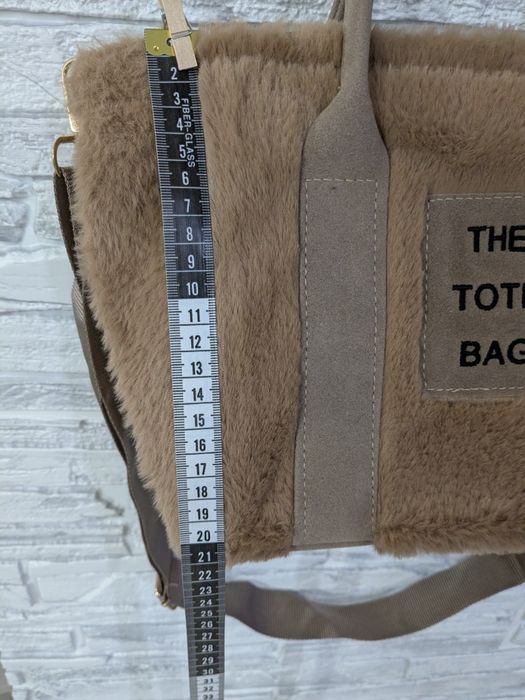 Дамски чанти 2 броя, нови.