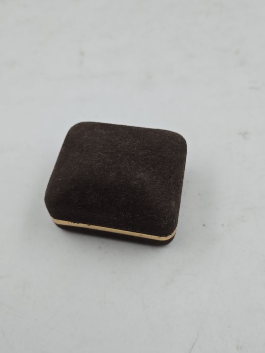 Butoni pentru cămașă