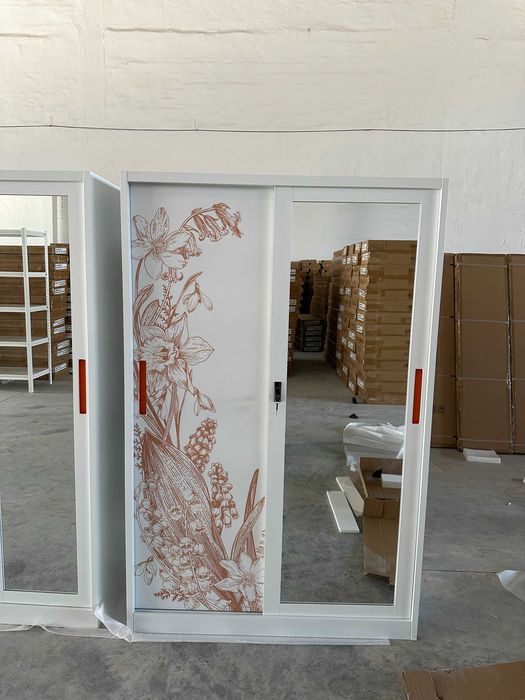 Temir shkaf sirpanma eshikli / Стальной шкаф с раздвижными дверями