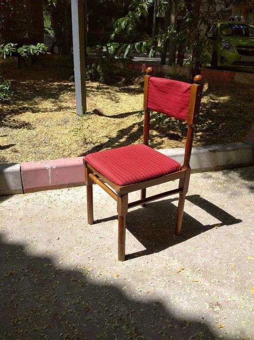 Стулья деревянные б/у