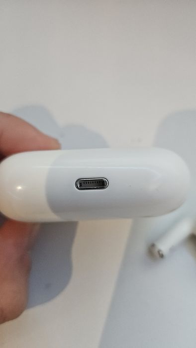 Безжични бели слушалки