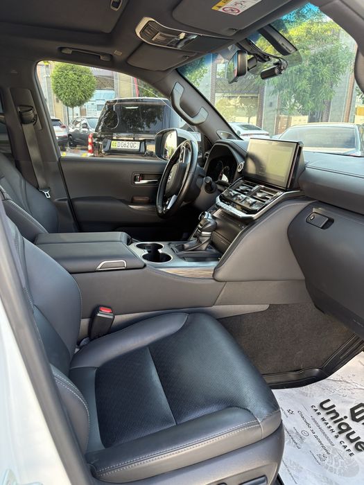 Toyota Land Cruiser 300