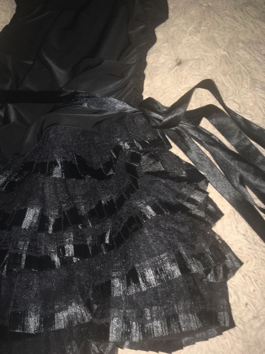 Черное вечернее платье