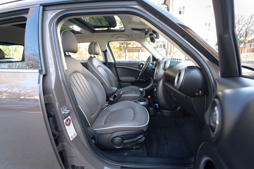 Rate de la 180euro/Luna. Mini Countryman-SD Model-Individual Raritate 2.0D 143cp E5 Full Extra KmReali Garantie 3Ani Fara Accidente