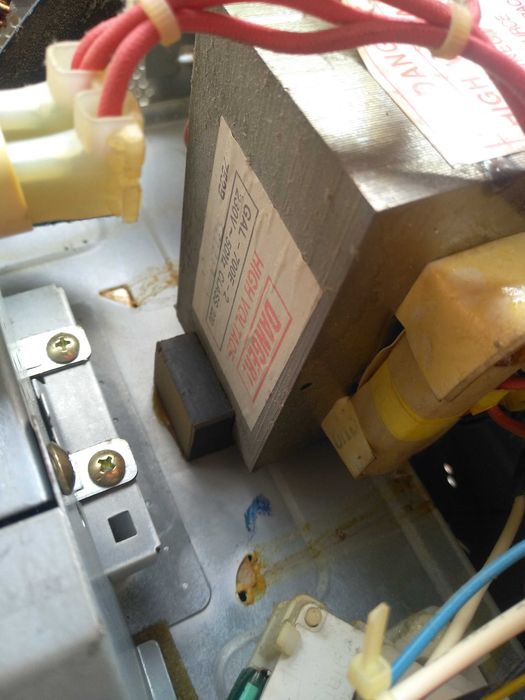 Микровълнова печка на части