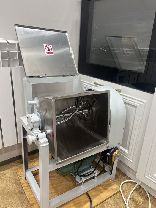 Тестомес, профиссиональный тестомес