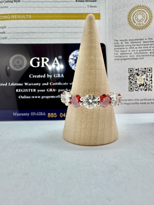 Сребърен пръстен с мойсанит (Диамант)