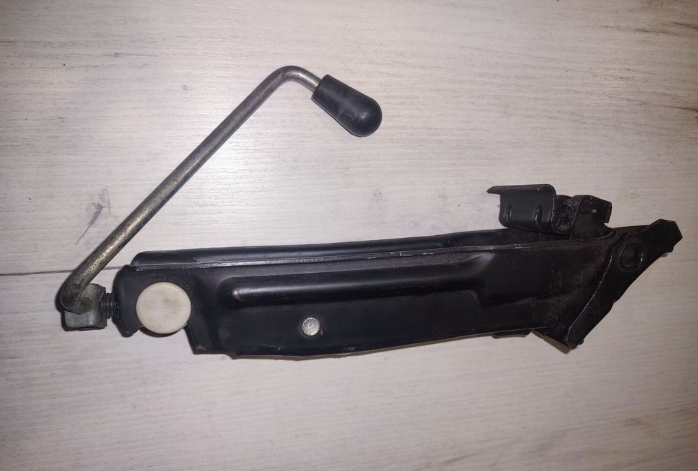 Автомобилен крик