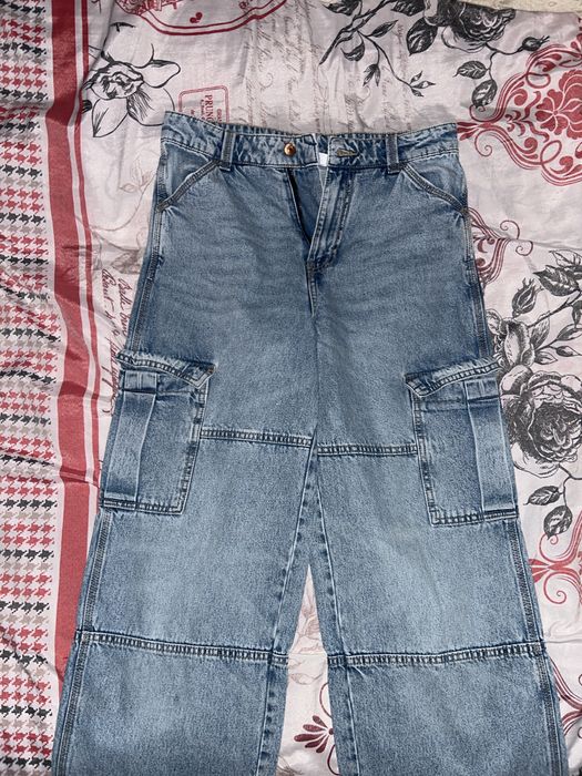 Blugi cargo albastru deschis