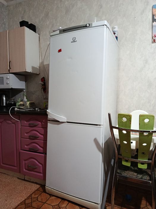 Продам холодильник