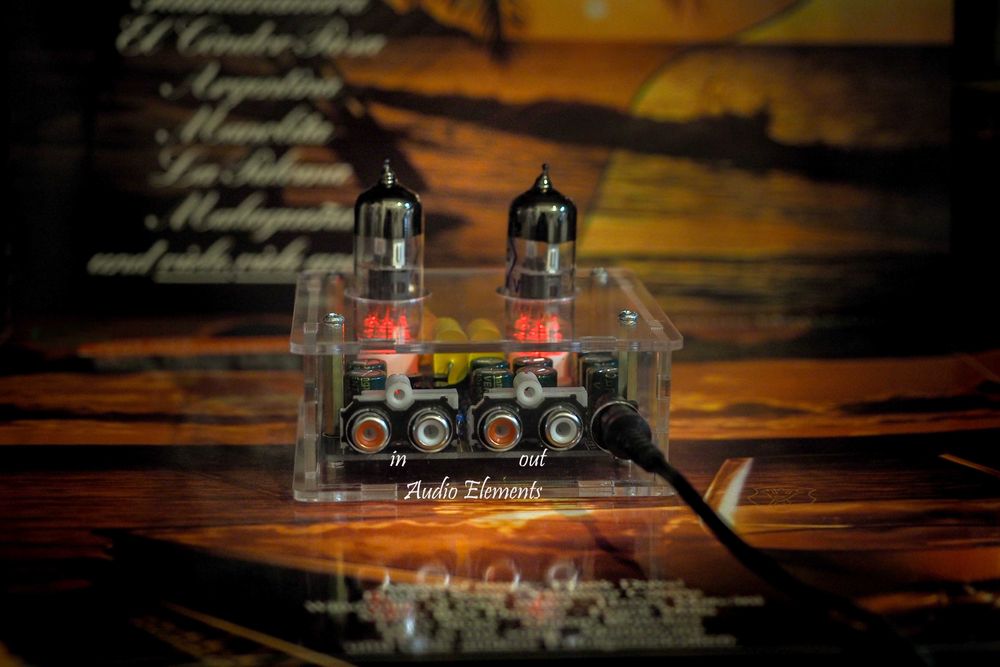 ЛАМПОВ Предусилвател /усилвател/ FEVER 6J38 TUBE PREAMP AMPLIFIER