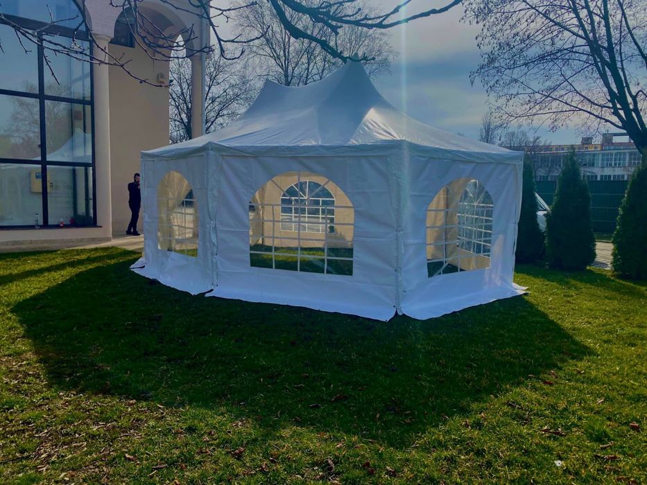 Corturi și logistică completă pentru evenimente de inchiriat (mese, scaune)