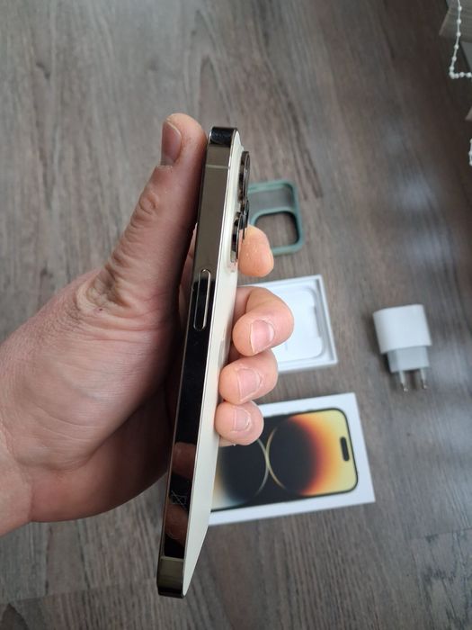 2 броя Iphone 14 pro 128 gb