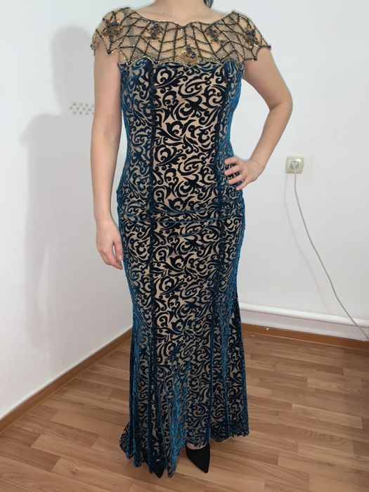 Продаётся вечернее платье