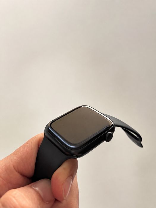 apple watch series 8 45mm. barely used.