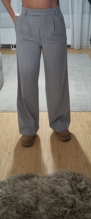 Pantaloni Bershka (mar.34/XS)