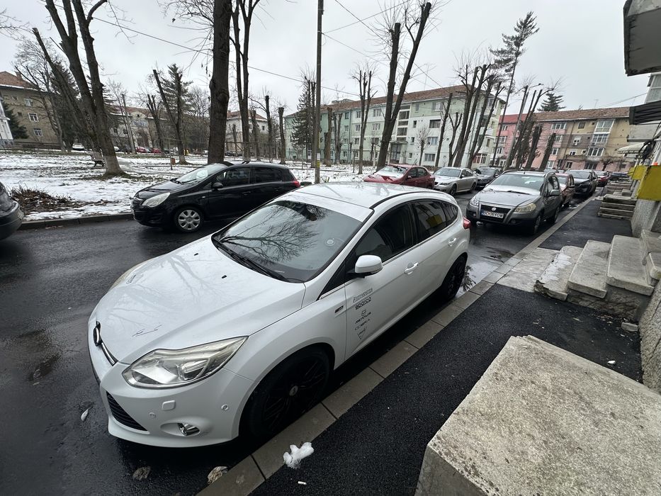 Ford 2012 -2L- automat -ST body kit -163HP