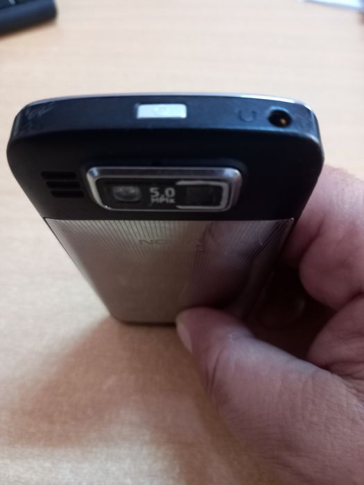 Телефон Nokia E72