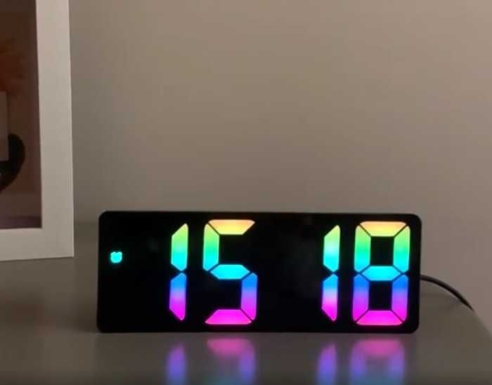 LED часовник с функция будилник и RGB подсветка