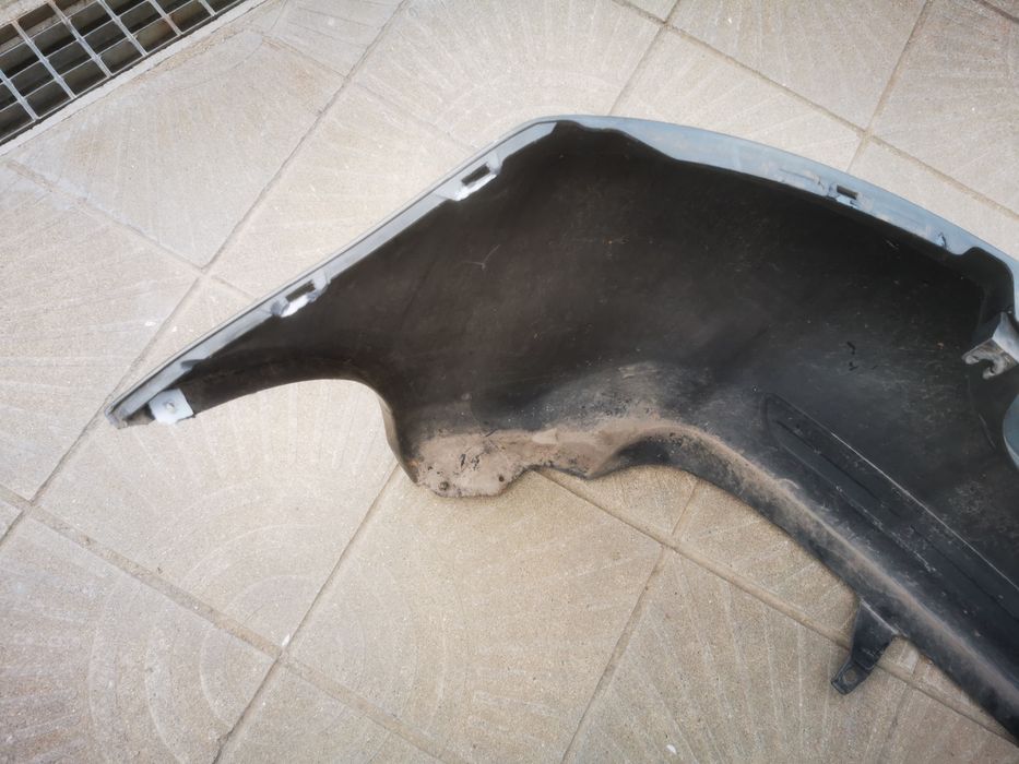 Задна броня Тойота Корола 2004г