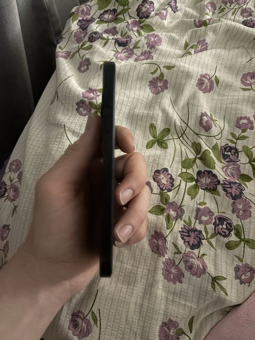 Продам айфон 14 128гб