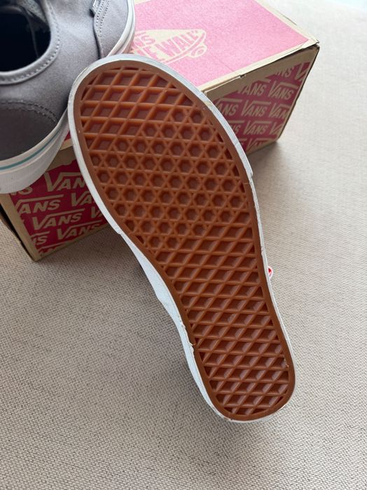 Vans authentic 37 нови