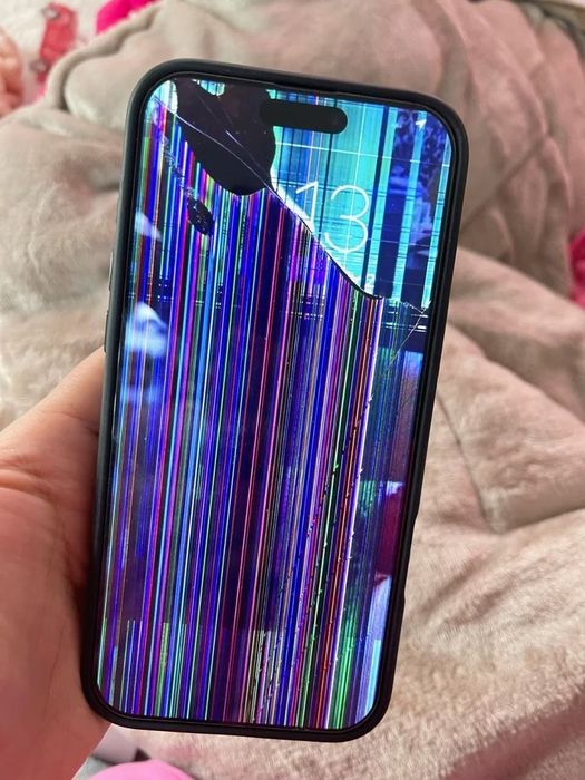 iPhone 15 razbitiy