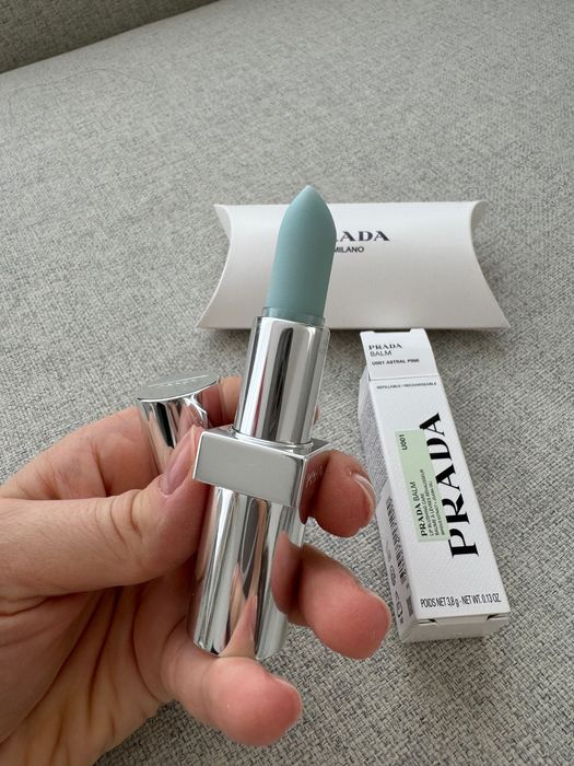 Prada blushing care  балсам за устни