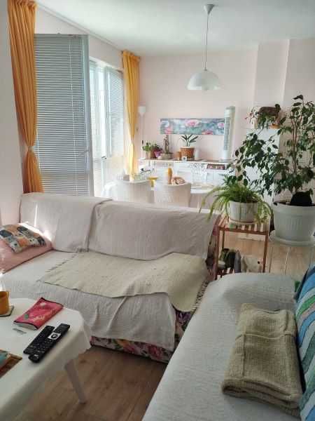 Продава се Двустаен апартамент в Бургас, Център - 72 кв.м за 1888 €/кв.м - Снимка #3