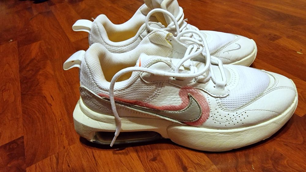 Женски маратонки Nike