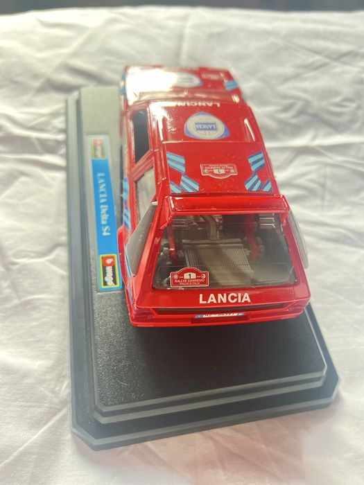 Lancia Delta S4 Bburago 1:18 rally Biasion Siviero