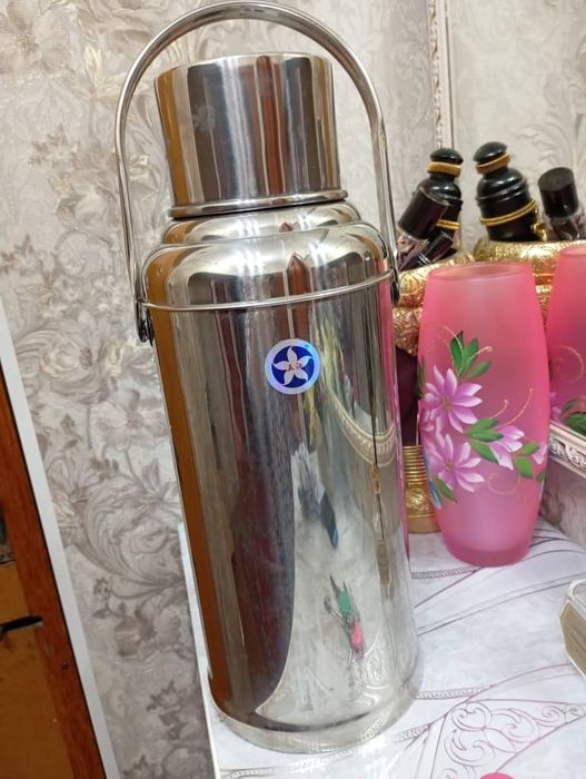 Термос новый продам