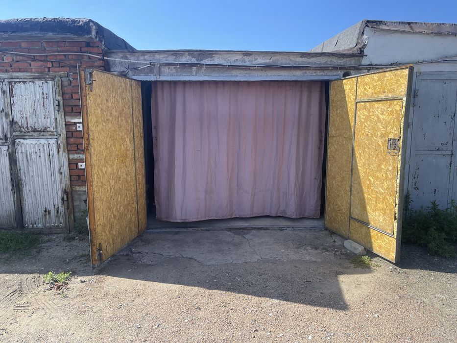 Продам гараж в 10 обществе