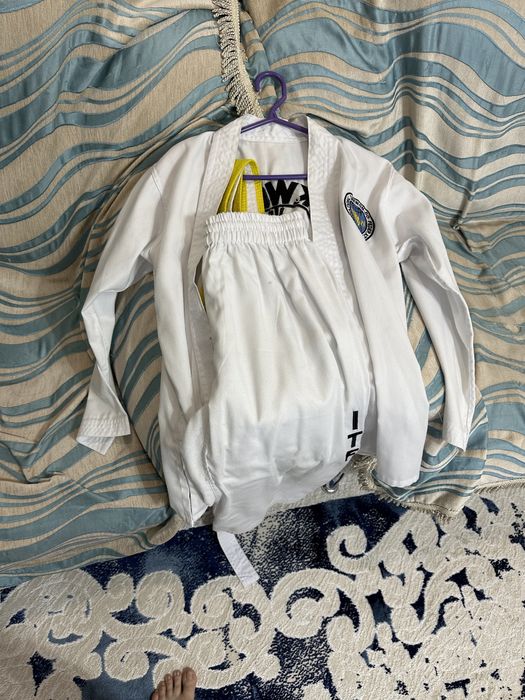 Продам кимоно для таэквандистов